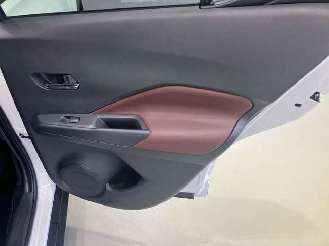 �y��ȃh�A�z�{�g���z���_�[���t���Ă���̂ŁA��Ȃł��������߂����܂���