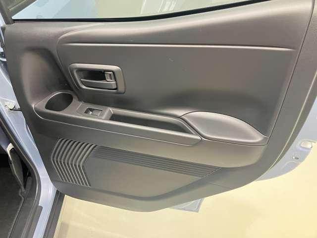 �y��ȃh�A�z�{�g���z���_�[���t���Ă���̂ŁA��Ȃł��������߂����܂���