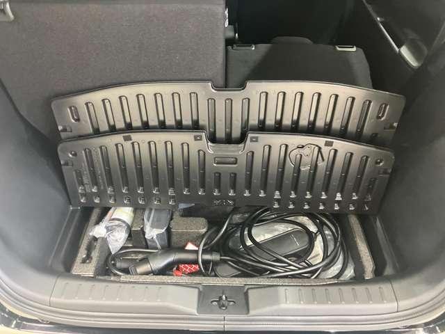 ��i���[�ɂȂ��Ă���̂ŎO�p�\����[�d�P�[�u���ȂǏ�����Ă����������̂�ۊǂł��܂��I