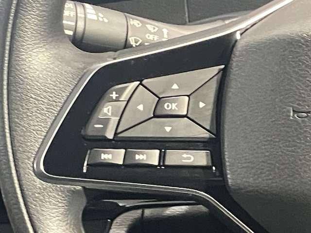 �y�n���h���X�C�b�`�z�n���h�������𗣂����ƂȂ��A�I�[�f�B�I�⃁�[�^�[�����j�^�[�̑��삪�ł���X�e�A�����O�X�C�b�`�t��