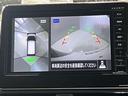 【アラウンドビューモニター】車を上から見下ろしているかのような映像で周囲の状況がひと目で確認、狭い駐車場に駐車するときも安心です♪