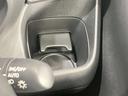 運転席のドリンクホルダーです。手のとどきやすい位置にあるので便利です