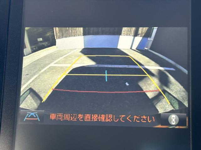 プリウスＰＨＶ Ａプレミアムナビパッケージ　ＢＳＭ　ＨＵＤ　黒革　ワイヤレス充電　シートクーラー＆ヒーター　電動シート　全周囲カメラ　１５００Ｗ給電　急速充電　クリソナ　ＡＣＣ　ＴＳＳ　ＬＥＤヘッド・フォグ　オートライト　ドラレコ　ＥＴＣ２．０（4枚目）