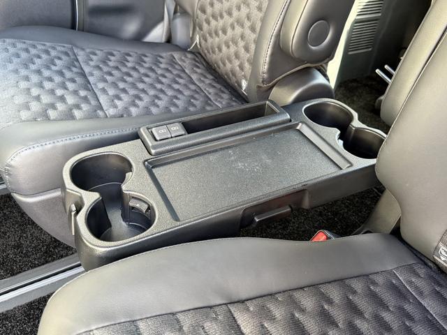 ヴォクシー Ｓ－Ｚ　１オーナー　ＰＶＭ　ＢＳＭ　ＨＵＤ　ＡＣＣ　シートＨ　両ＰＳＤ　ＥＴＣ２．０　ＤＶＤ／ＣＤ　安心降車アシスト　アドバンストドライブ　トヨタチームメイト　ＬＥＤターンランプ　純正１７インチＡＷ　ドラレコ（43枚目）