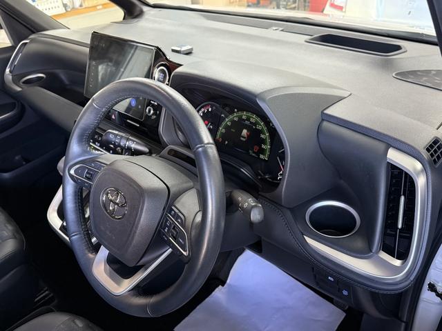 ヴォクシー Ｓ－Ｚ　１オーナー　ＰＶＭ　ＢＳＭ　ＨＵＤ　ＡＣＣ　シートＨ　両ＰＳＤ　ＥＴＣ２．０　ＤＶＤ／ＣＤ　安心降車アシスト　アドバンストドライブ　トヨタチームメイト　ＬＥＤターンランプ　純正１７インチＡＷ　ドラレコ（46枚目）