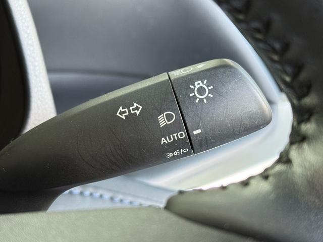 ヴォクシー Ｓ－Ｚ　１オーナー　ＰＶＭ　ＢＳＭ　ＨＵＤ　ＡＣＣ　シートＨ　両ＰＳＤ　ＥＴＣ２．０　ＤＶＤ／ＣＤ　安心降車アシスト　アドバンストドライブ　トヨタチームメイト　ＬＥＤターンランプ　純正１７インチＡＷ　ドラレコ（52枚目）