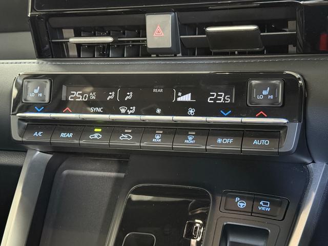 ヴォクシー Ｓ－Ｚ　１オーナー　ＰＶＭ　ＢＳＭ　ＨＵＤ　ＡＣＣ　シートＨ　両ＰＳＤ　ＥＴＣ２．０　ＤＶＤ／ＣＤ　安心降車アシスト　アドバンストドライブ　トヨタチームメイト　ＬＥＤターンランプ　純正１７インチＡＷ　ドラレコ（58枚目）