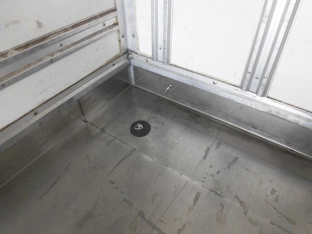 いすゞ 2トン 中温 冷凍車(8枚目)