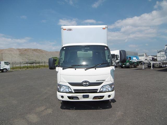 デュトロ 　令和１年式　日野　超低床　ＡＴ車　２トン標準ロング　アルミバン（3枚目）