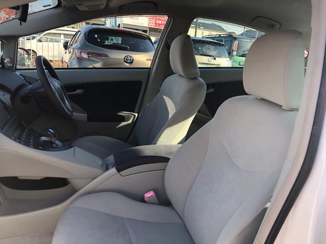 プリウス Ｓツーリングセレクション　純正ナビ　バックカメラ　ドライブレコーダー　前後コーナーセンサー　純正ＬＥＤヘッドライト　ワンセグ　ＤＶＤ再生　ビルトインＥＴＣ　プッシュスタート＆スマートキー（13枚目）