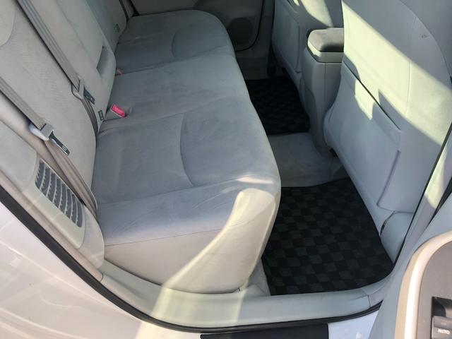 プリウス Ｓツーリングセレクション　純正ナビ　バックカメラ　ドライブレコーダー　前後コーナーセンサー　純正ＬＥＤヘッドライト　ワンセグ　ＤＶＤ再生　ビルトインＥＴＣ　プッシュスタート＆スマートキー（17枚目）