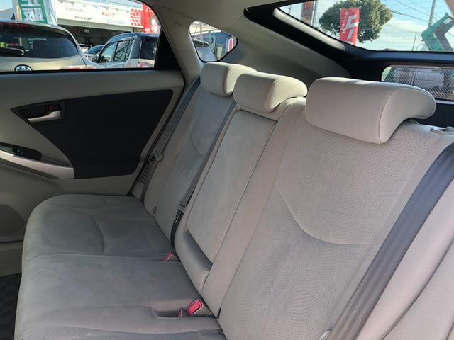 プリウス Ｓツーリングセレクション　純正ナビ　バックカメラ　ドライブレコーダー　前後コーナーセンサー　純正ＬＥＤヘッドライト　ワンセグ　ＤＶＤ再生　ビルトインＥＴＣ　プッシュスタート＆スマートキー（19枚目）