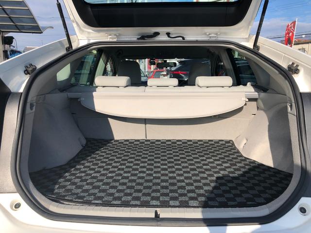 プリウス Ｓツーリングセレクション　純正ナビ　バックカメラ　ドライブレコーダー　前後コーナーセンサー　純正ＬＥＤヘッドライト　ワンセグ　ＤＶＤ再生　ビルトインＥＴＣ　プッシュスタート＆スマートキー（21枚目）