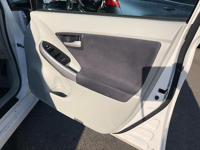 プリウス Ｓツーリングセレクション　純正ナビ　バックカメラ　ドライブレコーダー　前後コーナーセンサー　純正ＬＥＤヘッドライト　ワンセグ　ＤＶＤ再生　ビルトインＥＴＣ　プッシュスタート＆スマートキー（29枚目）