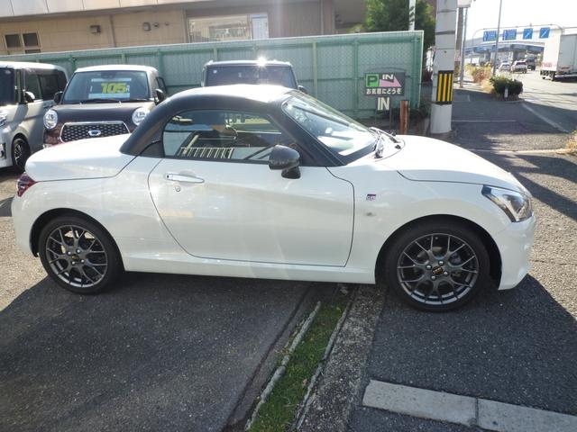 コペン ＧＲ　スポーツ　純正ナビ　フルセグテレビ　バックカメラ　Ｂｌｕｅｔｏｏｔｈ・ＵＳＢ・ＨＤＭＩ接続　純正ＨＫＳマフラー　専用ＢＢＳアルミホイール　専用サスペンション　専用ＭＯＭＯハンドル　専用レカロシート（4枚目）