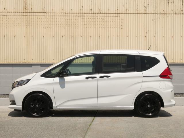 フリード＋ Ｇブラックスタイル　当社試乗車９インチ純正ナビ３カメドラレコＥＴＣバックカメラ両側電動スライドドアアダプティブクルーズコントロールシートヒーターＢｌｕｅｔｏｏｔｈ接続フルセグＴＶ１５インチ純正１５インチアルミホイール（15枚目）