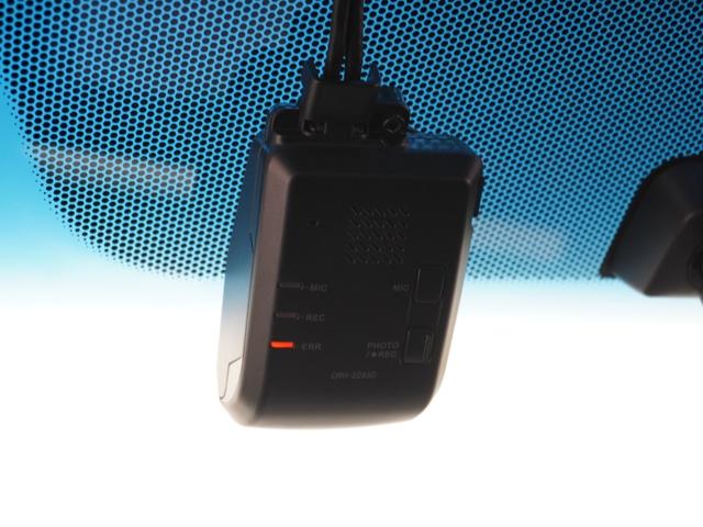 フィットハイブリッド Ｓパッケージ　ワンオーナー　７インチナビ　バックカメラ　ドラレコ　ＥＴＣ　クルーズコントロール　Ｂｌｕｅｔｏｏｔｈ　ＵＳＢ入力端子　ＬＥＤヘッドライト　パドルシフト　横滑り防止装置　禁煙車　純正アルミホイール（6枚目）