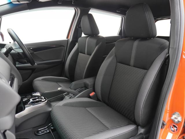 フィットハイブリッド Ｓパッケージ　ワンオーナー　７インチナビ　バックカメラ　ドラレコ　ＥＴＣ　クルーズコントロール　Ｂｌｕｅｔｏｏｔｈ　ＵＳＢ入力端子　ＬＥＤヘッドライト　パドルシフト　横滑り防止装置　禁煙車　純正アルミホイール（9枚目）