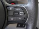 ◆アダプティブクルーズコントロール◆予め設定した車速内でクルマが自動的に加減速。前走車との適切な車間距離を維持しながら追従走行します。【LKAS】車線維持支援システムでステアリング操作を支援。