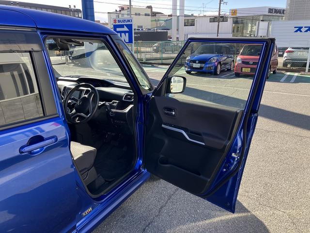 �t�����g�h�A�J����Ԃł��B�h�A�̊J���p�x���傫���@���~�肪���₷���L�X�Ƃ����J�����ł��B