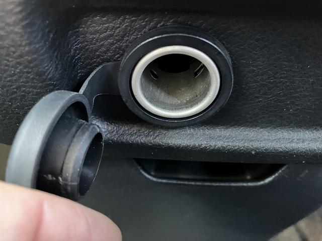 ��ʓI�ȂP�Q�{���g�̓d���ł��B�V�K���C�^�[�@�\�͂���܂���B�ԗ��͋։��ԗ��ł��B