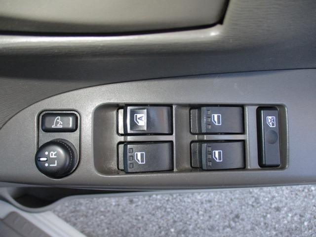 タント Ｇ　両側電動ドア　社外ＳＤナビ／ＣＤ＆フルセグＴＶ　Ｂカメラ　社外１４ＡＷ　スマートキー　オートライト　電動格納ミラー　オートＡＣ　ライトレベライザー　シートリフター　プライバシーガラス（18枚目）