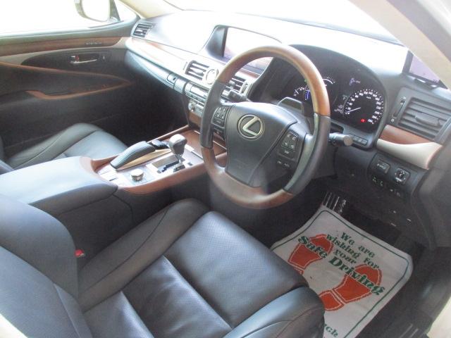 LS600h バージョンC Iパッケージ モデリスタエアロ トランクスポイラー スポーツマフラー カールソンアルミホイール メーカーナビ フルセグTV ETC 黒革シート(エアシート)(11枚目)