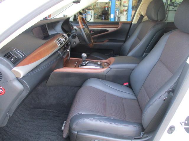 LS600h バージョンC Iパッケージ モデリスタエアロ トランクスポイラー スポーツマフラー カールソンアルミホイール メーカーナビ フルセグTV ETC 黒革シート(エアシート)(12枚目)