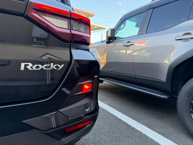 ロッキー プレミアムG 4WD ターボ ワンオーナー 禁煙車 9インチディスプレイオーディオ パノラマモニター 前席シートヒーター 衝突被害軽減システム アダプティブクルーズ 寒冷地仕様 LEDヘッド&フォグ 電動パーキング(14枚目)