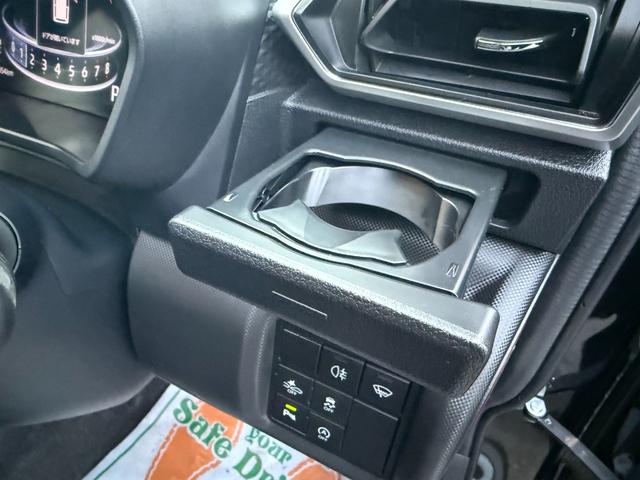 ロッキー プレミアムG 4WD ターボ ワンオーナー 禁煙車 9インチディスプレイオーディオ パノラマモニター 前席シートヒーター 衝突被害軽減システム アダプティブクルーズ 寒冷地仕様 LEDヘッド&フォグ 電動パーキング(34枚目)