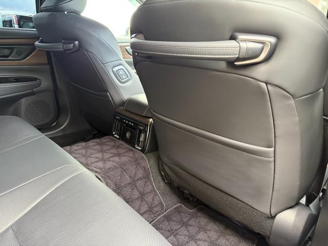 アシストグリップ　シートバックポケット