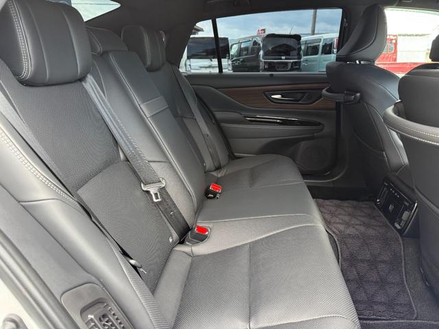 大人でもゆったり乗れる足元空間