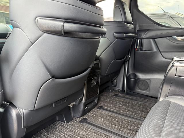 アルファード ２．５Ｓ　Ｃパッケージ　ムーンルーフ　デジタルインナーミラー　ＢＳＭ　ディスプレイオーディオ（ナビキット）　前後ドライブレコーダー　レーダークルーズ　スペアタイヤ　３眼ＬＥＤヘッドランプ　バックカメラ　ワンオーナー（50枚目）