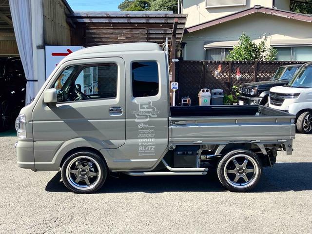 スーパーキャリイ 　４ＷＤ　ＡＴ　衝突被害軽減システム　クリアランスソナー　レーンアシスト　ＥＴＣ　ナビ　ＴＶ　バックカメラ　アイドリングストップ　電動格納ミラー　オートライト　アルミホイール　ＥＳＣ（5枚目）