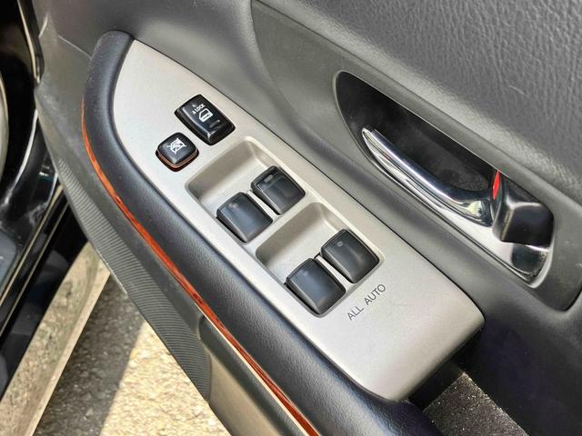 ハリアー ２４０Ｇ　Ｌパッケージ　ドライブレコーダー　ＥＴＣ　バックカメラ　パワーシート　ナビ　オートライト　ＨＩＤ　アルミホイール　キーレスエントリー　電動格納ミラー　ＡＴ　盗難防止システム　衝突安全ボディ　ＣＤ　ＭＤ　ＡＢＳ（11枚目）