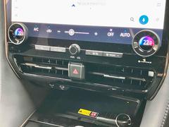 気温に合わせて直感的に操作することで、車内をいつでも快適に保てます。 4