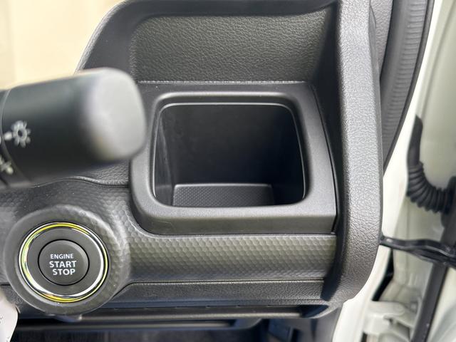 �X�Y�L���̕��ɂ̒��ÎԂ́A�ǎ��Ԃ݂̂���葵���Ă���܂��B�y�E���^�Ԗ�킸�L�x�Ɏ�葵���Ă���܂�