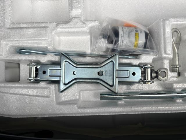 �������������Ă���܂��ԗ��́C�X�Y�L���c�㗝�X�̓��Ђ����M�������Ă����߂ł���f�B�[���[���ÎԂł��B