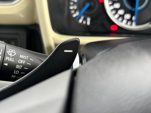 �X�Y�L���̕��ɂ̒��ÎԂ́A�ǎ��Ԃ݂̂���葵���Ă���܂��B�y�E���^�Ԗ�킸�L�x�Ɏ�葵���Ă���܂�