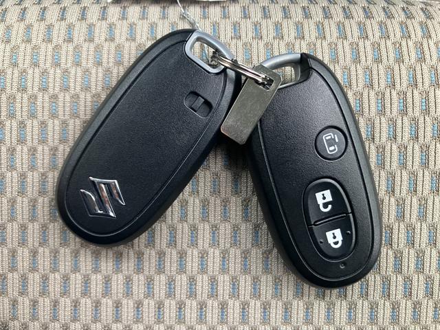 エブリイワゴン ＰＺターボ　ハイルーフ　６型　後席右側パワースライド　ＬＥＤ　デュアルカメラブレーキ｜後退時ブレーキサポート｜１４インチアルミホイール｜本革巻きステアリングホイール｜ＬＥＤヘッドランプ｜オートライトシステム｜運転席シートヒーター｜オートエアコン｜（26枚目）