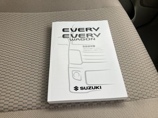 エブリイワゴン ＰＺターボ　ハイルーフ　６型　後席右側パワースライド　ＬＥＤ　デュアルカメラブレーキ｜後退時ブレーキサポート｜１４インチアルミホイール｜本革巻きステアリングホイール｜ＬＥＤヘッドランプ｜オートライトシステム｜運転席シートヒーター｜オートエアコン｜（29枚目）
