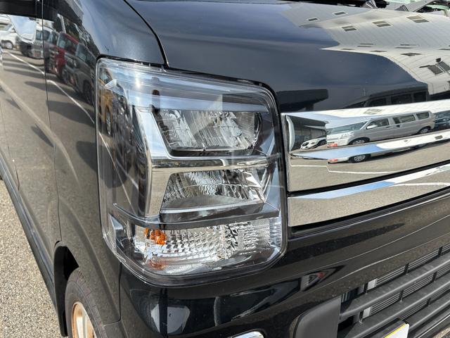 フットワークの軽い、運転ラクラクの足回り。タイヤの溝も、まだまだ！くわしくはスタッフへ。