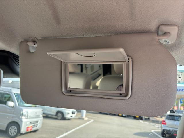 希望のお車がなくても、当社はスズキグループ９０００台の在庫の中よりお選びいただけるシステムを採用しておりますので、お気軽にご相談してください