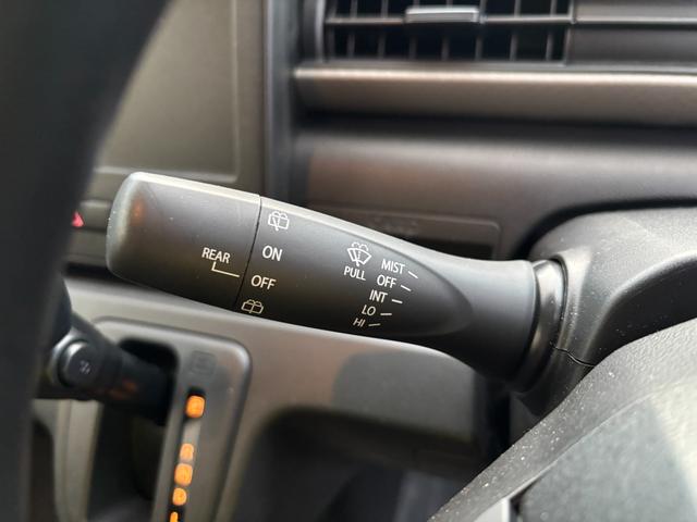 �������������Ă���܂��ԗ��́C�X�Y�L���c�㗝�X�̓��Ђ����M�������Ă����߂ł���f�B�[���[���ÎԂł��B