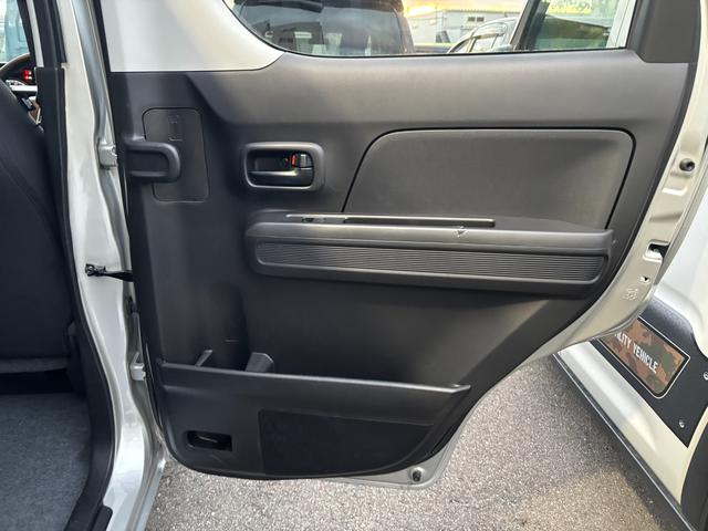 ���������Ԃ���A�l�C�̒��ÎԁB���Б��W���䐔�R�O�O��I�L�x�ȍ݌ɂ��炨�q�l�ɂ҂�����̂P������T���������܂��B