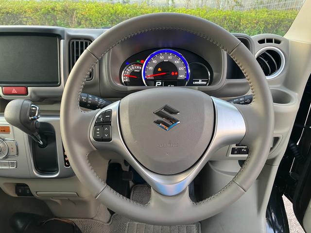 スズキ１級査定士が細かく車両をチェックして、傷や修復歴を確認しております。ご不明な点はお気軽にお問合せ下さい