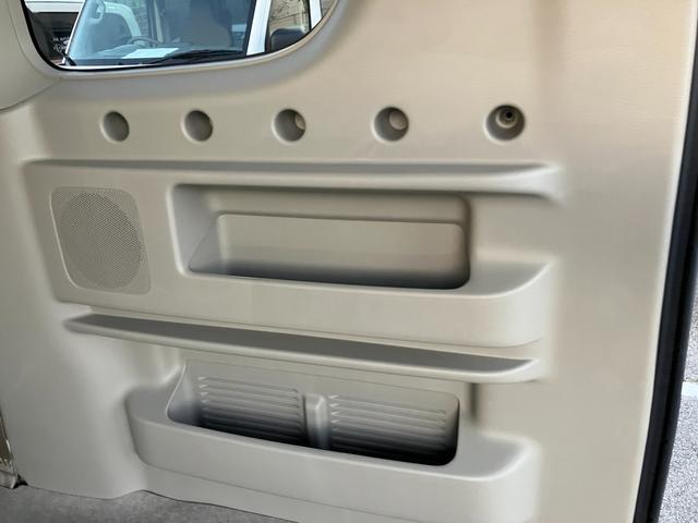 フットワークの軽い、運転ラクラクの足回り。タイヤの溝も、まだまだ！くわしくはスタッフへ。