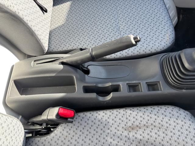 キャリイトラック ＫＣエアコン・パワステ　７型　衝突被害軽減ブレーキ　キーレス　デュアルカメラブレーキ｜アイドリングストップ｜電波式キーレスエントリー｜パワーウィンドー｜ＡＭ／ＦＭラジオ｜ハロゲンヘッドランプ｜（34枚目）