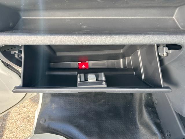 キャリイトラック ＫＣエアコン・パワステ　７型　衝突被害軽減ブレーキ　キーレス　デュアルカメラブレーキ｜アイドリングストップ｜電波式キーレスエントリー｜パワーウィンドー｜ＡＭ／ＦＭラジオ｜ハロゲンヘッドランプ｜（42枚目）