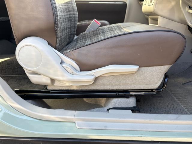 アルトラパンＬＣ ＬＣ　Ｘ　４型　衝突被害軽減ブレーキ　全方位モニター付ナビ　デュアルカメラブレーキ｜全方位モニター用カメラパッケージ｜ＬＥＤヘッドランプ｜バニティミラー｜運転席・助手席シートヒーター｜ＵＳＢ電源ソケット｜（52枚目）